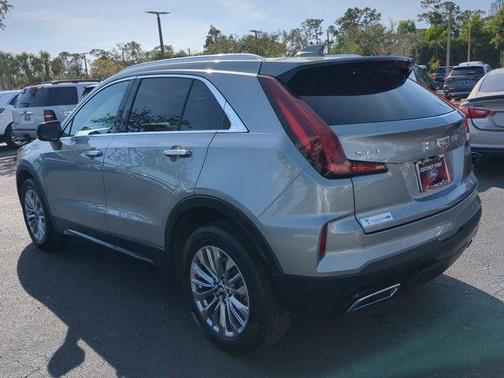 2024 Cadillac XT4 Premium Luxury