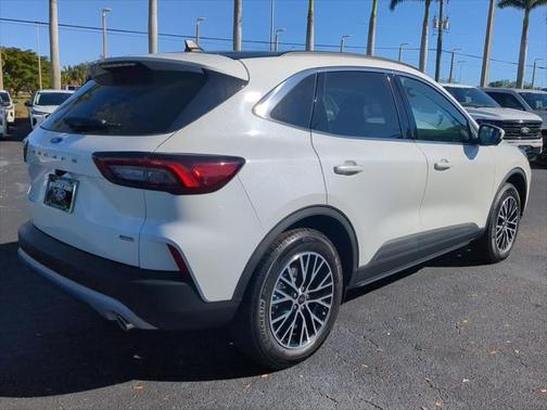 2025 Ford Escape SE
