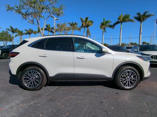 2025 Ford Escape SE