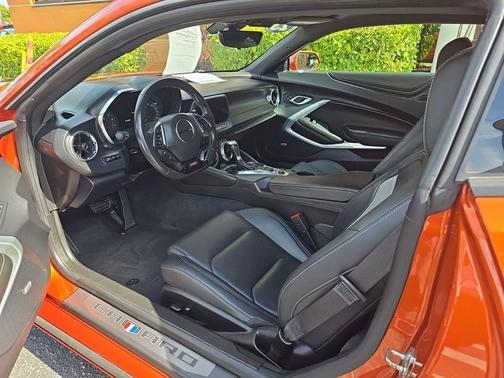 Vivid Orange Metallic 2023 Chevrolet Camaro 2SS