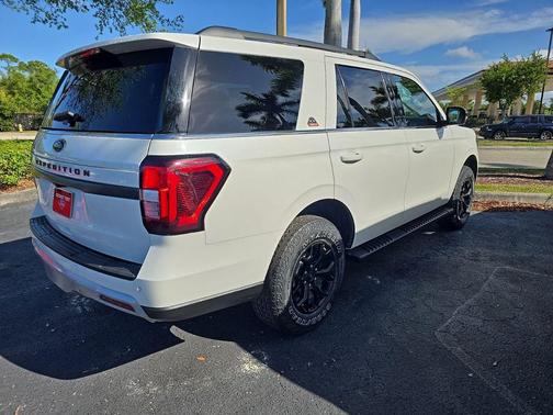 STAR WHITE MET TRI-COAT 2023 Ford Expedition Timberline