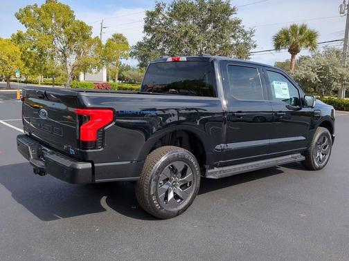 AGATE BLACK METALLIC 2023 Ford F-150 Lightning XLT