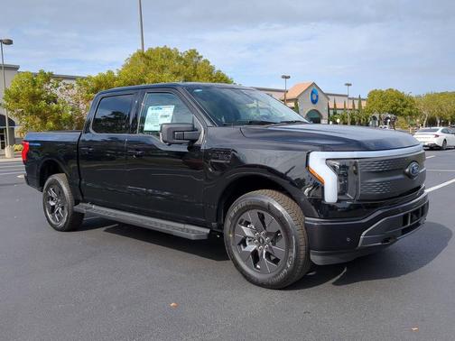 AGATE BLACK METALLIC 2023 Ford F-150 Lightning XLT