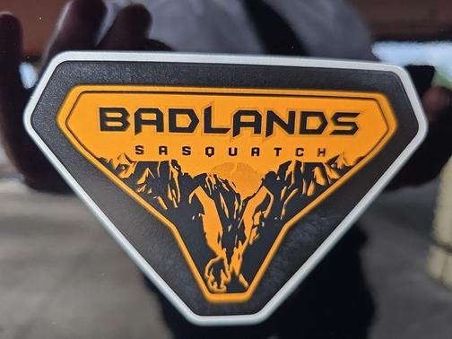SHADOW BLACK 2022 Ford Bronco Badlands