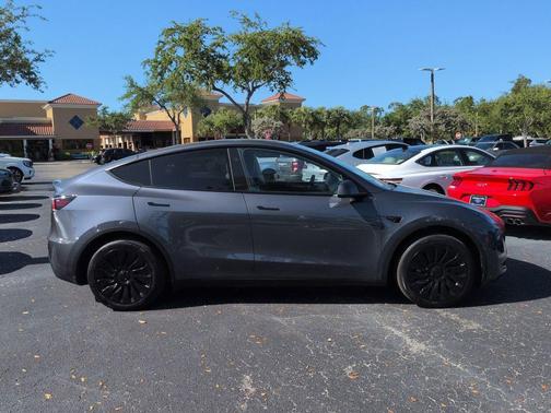 2023 Tesla Model Y Long Range Dual Motor All-Wheel Drive