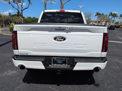 STAR WHITE METALLIC TRICOAT 2026 Ford F-150 Lariat