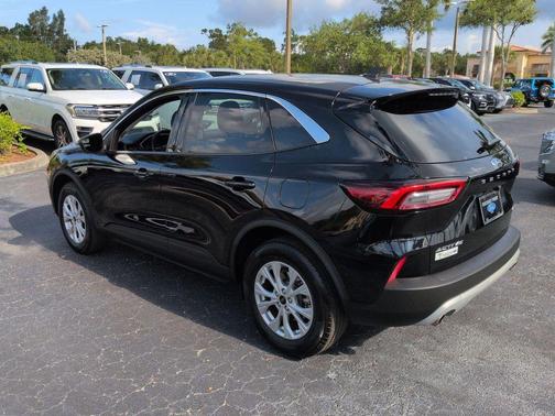 AGATE BLACK METALLIC 2024 Ford Escape Active