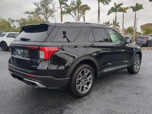 2025 Ford Explorer Platinum