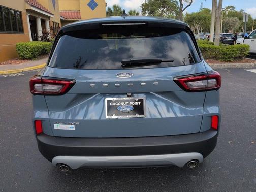 VAPOR BLUE METALLIC 2026 Ford Escape Active