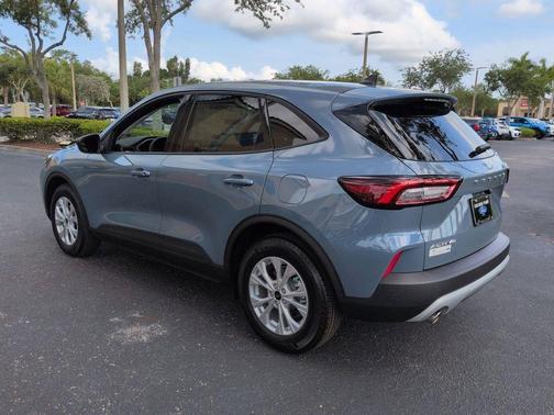 VAPOR BLUE METALLIC 2026 Ford Escape Active