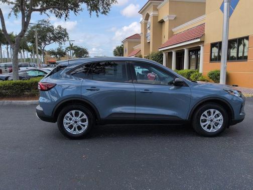 VAPOR BLUE METALLIC 2026 Ford Escape Active