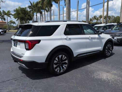 STAR WHITE MET TRI-COAT 2026 Ford Explorer Platinum