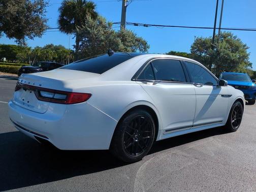 2018 Lincoln Continental Select