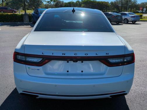 2018 Lincoln Continental Select