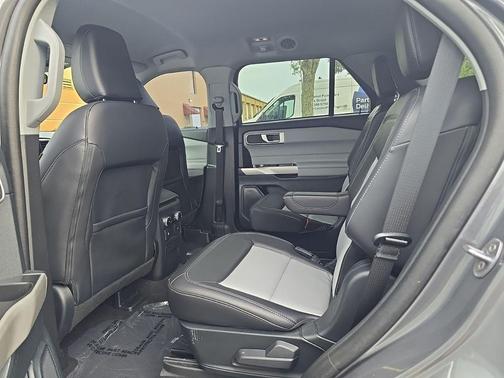 CARBONIZED GRAY METALLIC 2023 Ford Explorer XLT