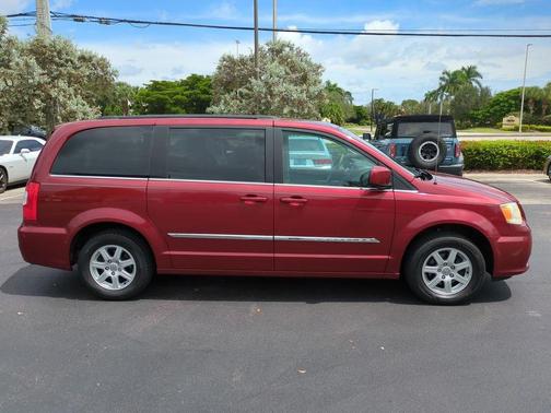 2012 Chrysler Town & Country Touring