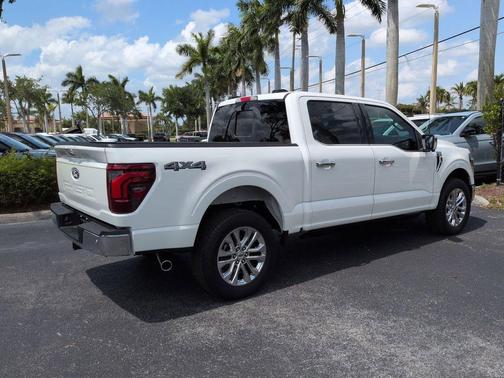 STAR WHITE METALLIC TRICOAT 2025 Ford F-150 Lariat
