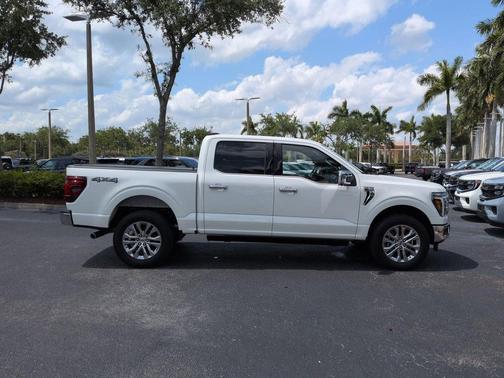 STAR WHITE METALLIC TRICOAT 2025 Ford F-150 Lariat