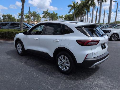 OXFORD WHITE 2026 Ford Escape Active
