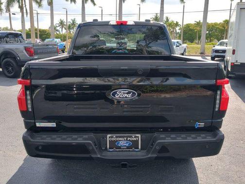 2025 Ford F-150 Lightning Flash