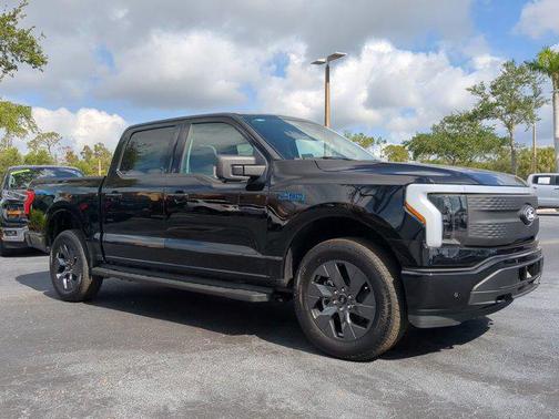 2025 Ford F-150 Lightning Flash