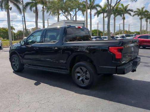 2025 Ford F-150 Lightning Flash