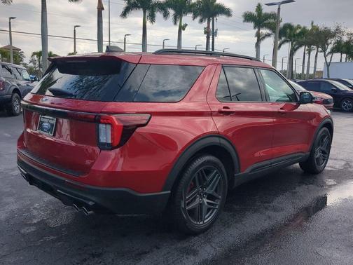 2025 Ford Explorer ST