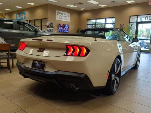 2025 Ford Mustang GT Premium
