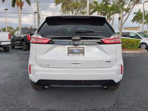 2023 Ford Edge SE