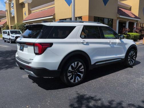 STAR WHITE MET TRI-COAT 2026 Ford Explorer Platinum