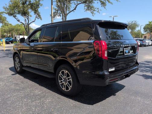 Black Metallic 2026 Ford Expedition Active