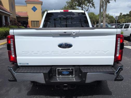 Oxford White 2026 Ford F-250 Lariat