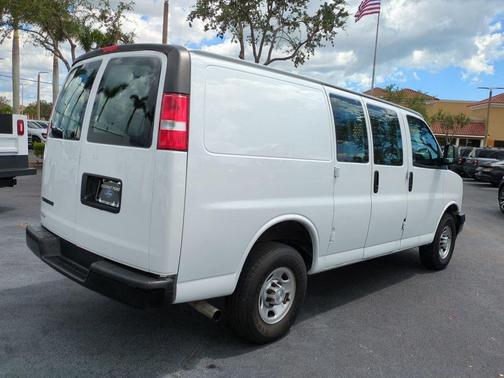 2022 Chevrolet Express 2500 RWD 2500 Regular Wheelbase WT