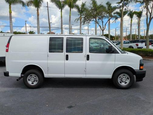 2022 Chevrolet Express 2500 RWD 2500 Regular Wheelbase WT