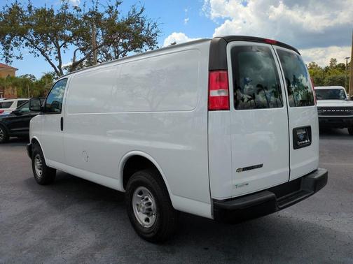 2022 Chevrolet Express 2500 RWD 2500 Regular Wheelbase WT