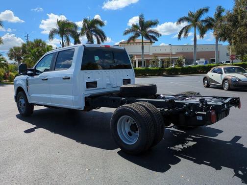 OXFORD WHITE 2026 Ford F-350 XL