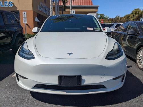2022 Tesla Model Y Long Range Dual Motor All-Wheel Drive