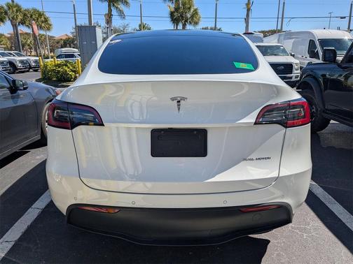 2022 Tesla Model Y Long Range Dual Motor All-Wheel Drive