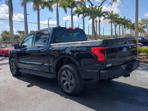 2025 Ford F-150 Lightning Flash