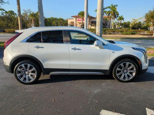 2019 Cadillac XT4 Premium Luxury