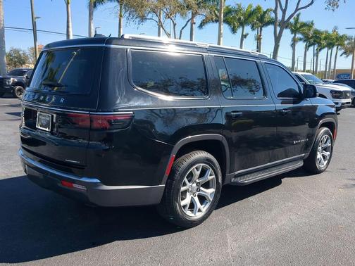 2022 Jeep Wagoneer Series II 4x2