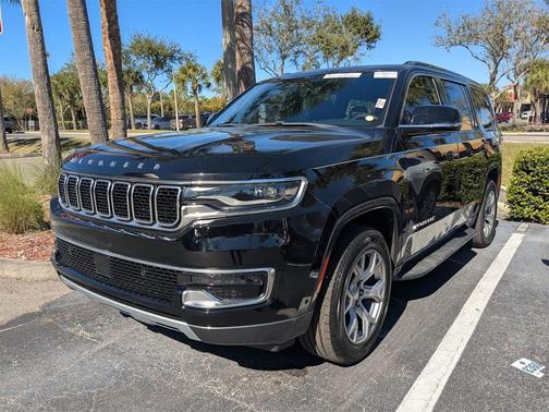 Diamond Black Crystal Pearlcoat 2022 Jeep Wagoneer Series II 4x2 SUV