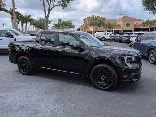 SHADOW BLACK 2026 Ford Maverick Lobo Standard