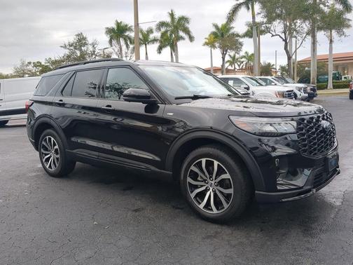 2025 Ford Explorer ST-Line