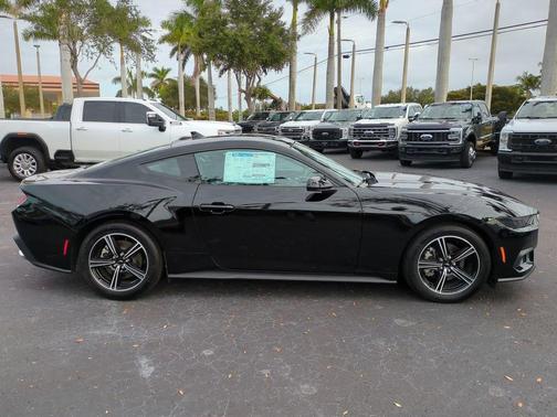 2025 Ford Mustang EcoBoost