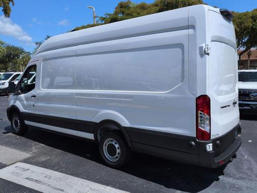 OXFORD WHITE 2026 Ford Transit-250 Base