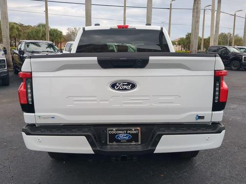 2025 Ford F-150 Lightning Flash