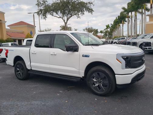 2025 Ford F-150 Lightning Flash