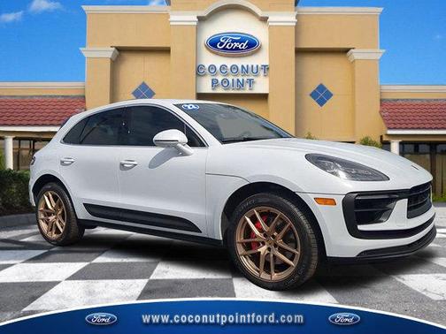 2022 Porsche Macan Base