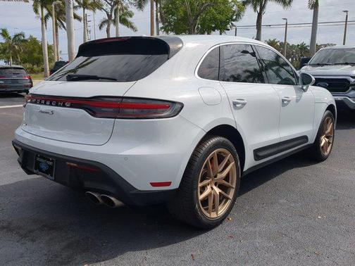 2022 Porsche Macan Base